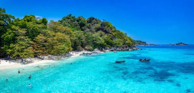 Phang Nga, Tayland, Güney Asya 'daki Similan adasının havadan görünüşü