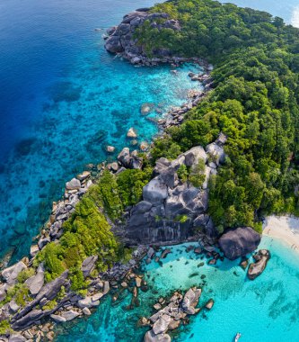 Phang Nga, Tayland, Güney Asya 'daki Similan adasının havadan görünüşü