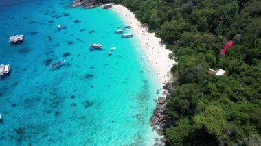 Phang Nga, Tayland, Güney Asya 'daki Similan adasının havadan görünüşü
