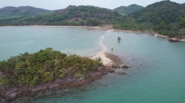 Koh Yao Noi, Phang nga, Tayland 'daki Koh Nok kumsalının havadan görünüşü