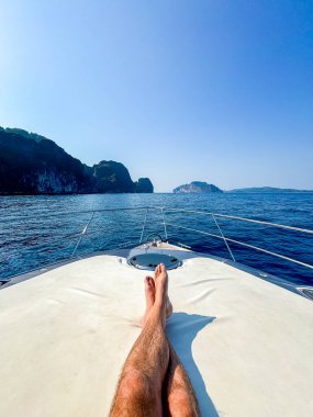 Maya Körfezi 'nin Koh Phi Leh, Krabi, Tayland' daki havadan görünüşü