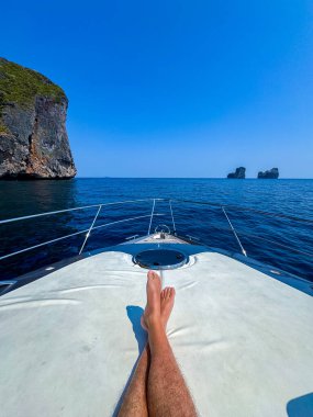 Maya Körfezi 'nin Koh Phi Leh, Krabi, Tayland' daki havadan görünüşü