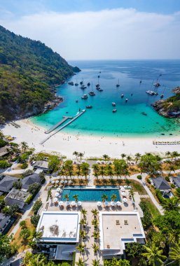 Tayland, Phuket 'teki Raya Adası olarak da bilinen Koh Racha Yai' deki Siyam Körfezi 'nin havadan görünüşü.