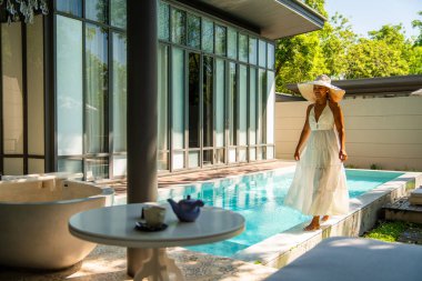 Phuket Tayland 'daki Mai Khao Plaj Tatil Köyü. Yüksek kalite fotoğraf