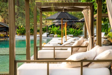 Phuket Tayland 'daki Mai Khao Plaj Tatil Köyü. Yüksek kalite fotoğraf