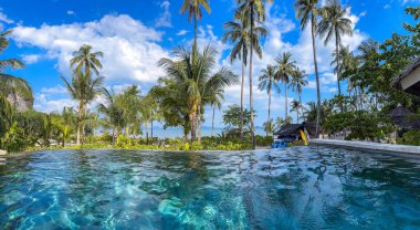 Koh yao noi, Phang Nga, Tayland, Güney Doğu Asya 'daki havuz merkezi manzarası.
