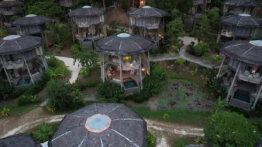 Koh yao noi, Phang Nga, Tayland, Güney Doğu Asya 'daki cennet manzaralı tatil köyü.