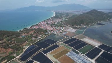 Khanh Hoa 'daki Hon Khoi Tuz Tarlaları' nın havadan görünüşü, Vietnam, Güney Doğu Asya