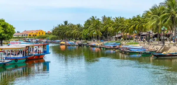 Hoi 'deki cadde manzarası Vietnam' daki antik bir kasaba. Yüksek kalite fotoğraf