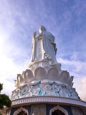 Da Nang, Vietnam 'daki Chua Linh Ung pagoda tapınağının görüntüsü. Yüksek kalite fotoğraf
