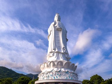Da Nang, Vietnam 'daki Chua Linh Ung pagoda tapınağının görüntüsü. Yüksek kalite fotoğraf