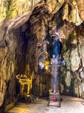 Da Nang, Vietnam 'daki Mermer Dağ Mağarası ve Tapınağı. Yüksek kalite fotoğraf