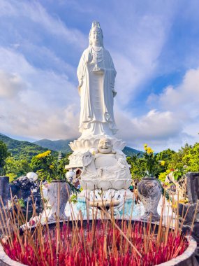 Da Nang, Vietnam 'daki Chua Linh Ung pagoda tapınağının görüntüsü. Yüksek kalite fotoğraf