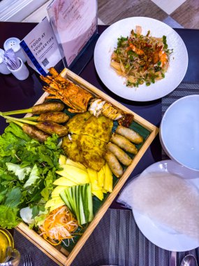 Da Nang, Vietnam 'da Vietnam yemeği spesiyali. Yüksek kalite fotoğraf