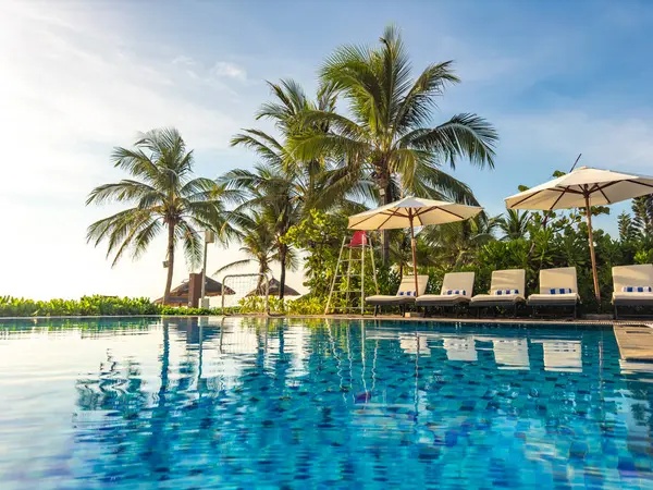 Da Nang, Vietnam 'daki havuz merkezinden plaj manzarası. Yüksek kalite fotoğraf