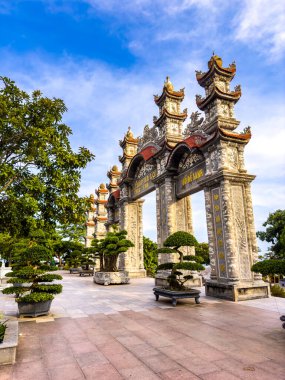 Da Nang, Vietnam 'daki Chua Linh Ung pagoda tapınağının görüntüsü. Yüksek kalite fotoğraf