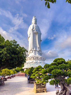 Da Nang, Vietnam 'daki Chua Linh Ung pagoda tapınağının görüntüsü. Yüksek kalite fotoğraf