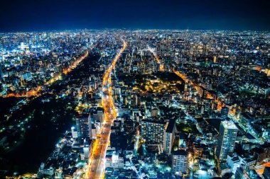 Japonya 'daki Abeno Harukas Binası' ndan geceleri Osaka manzarası. Yüksek kalite fotoğraf