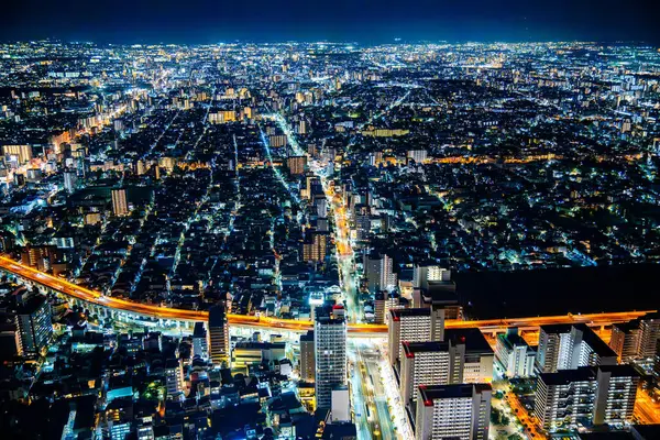Japonya 'daki Abeno Harukas Binası' ndan geceleri Osaka manzarası. Yüksek kalite fotoğraf