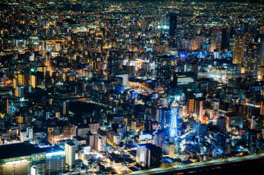 Japonya 'daki Abeno Harukas Binası' ndan geceleri Osaka manzarası. Yüksek kalite fotoğraf