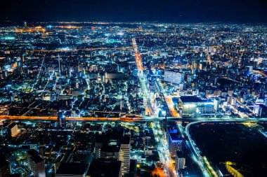 Japonya 'daki Abeno Harukas Binası' ndan geceleri Osaka manzarası. Yüksek kalite fotoğraf
