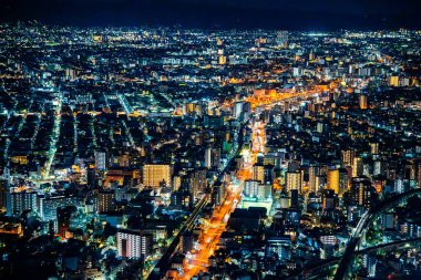 Japonya 'daki Abeno Harukas Binası' ndan geceleri Osaka manzarası. Yüksek kalite fotoğraf