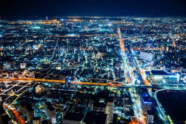 Japonya 'daki Abeno Harukas Binası' ndan geceleri Osaka manzarası. Yüksek kalite fotoğraf