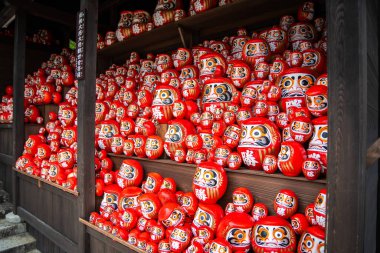 Katsuoji, Daruma Bebekleri Tapınağı, Japonya. Yüksek kalite fotoğraf