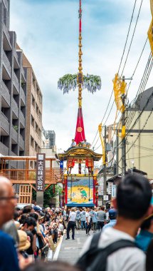 Gion Matsuri Festivali Yamahoko, Japonya 'nın Kyoto kentinde geçit töreni düzenledi. Yüksek kalite fotoğraf