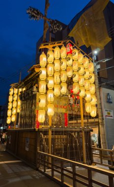 Gion Matsuri Festivali Yamahoko, Japonya 'nın Kyoto kentinde geçit töreni düzenledi. Yüksek kalite fotoğraf