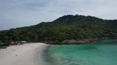 Phuket, Tayland 'da Koh Racha Yai' nin hava görüntüsü, Güney Doğu Asya