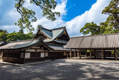 Kotai Jingu tapınağı ya da Ise Jingu Naiku, içeri. Japonya 'nın Ise şehrinde bulunan Ise Tapınağı, güneş tanrıçası Amaterasu' ya adanmış bir Shinto tapınağıdır..
