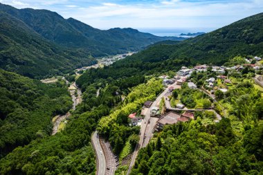 Seiganto-ji tapınağı Japonya, Wakayama 'daki Nachi Su Fall yakınlarında..