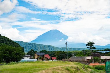 Saiko Iyashi no Sato Nenba, Fuji Dağı manzaralı geleneksel köy, Fujikawaguchiko, Saiko, Japonya. Yüksek kalite fotoğraf