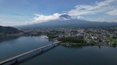 Fujikawaguchiko Fujikawaguchiko 'daki Kawaguchi Gölü manzarası, Japonya Fuji Dağı yakınlarında, Asya