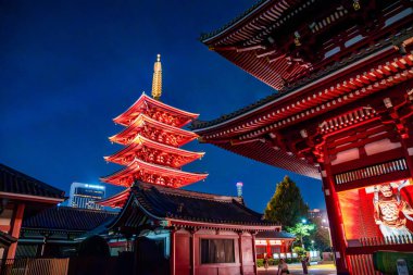 Asakusa 'daki Senso-ji Tapınağı, Taito Şehri, Tokyo, Japonya. Yüksek kalite fotoğraf