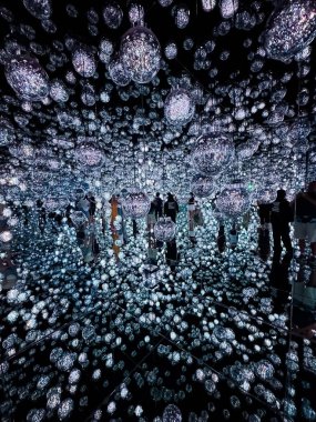 Tokyo, Japonya 'da ışık tesisi ve aydınlatma. Yüksek kalite fotoğraf