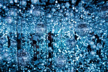 Tokyo, Japonya 'da ışık tesisi ve aydınlatma. Yüksek kalite fotoğraf