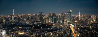 Gün batımında Shibuya Sky 'ın çatısından Tokyo manzarası, Shibuya, Tokyo, Japonya. Yüksek kalite fotoğraf