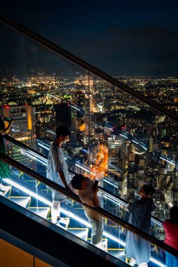 Gün batımında Shibuya Sky 'ın çatısından Tokyo manzarası, Shibuya, Tokyo, Japonya. Yüksek kalite fotoğraf