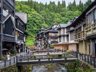 Ginzan Onsen, Japonya 'nın Yamagata ilinin Obanazawa kentinde bir onsen bölgesidir. Adı gümüş madeni kaplıcası demek..