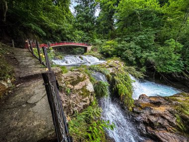 Ginzan Onsen, Japonya 'nın Yamagata ilinin Obanazawa kentinde bir onsen bölgesidir. Adı gümüş madeni kaplıcası demek..