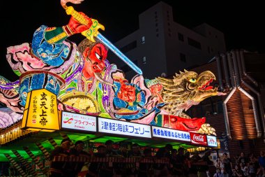 Japonya 'nın Aomori şehrinde Nebuta festivali. Yüksek kalite fotoğraf