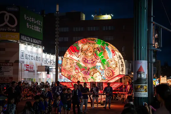 Hirosaki 'de Nebuta festivali, 3 Ağustos 2024, Aomori, Japonya. Yüksek kalite fotoğraf