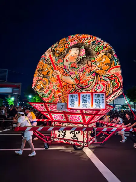 Hirosaki 'de Nebuta festivali, 3 Ağustos 2024, Aomori, Japonya. Yüksek kalite fotoğraf