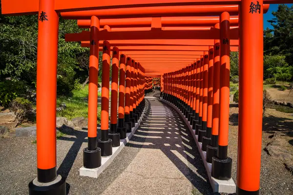 Ushigatacho, Tsugaru, Aomori, Japonya 'daki Takayama Inari Tapınağı. Yüksek kalite fotoğraf