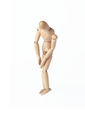 Olası bir figür ve Articulated manken bir umutsuzluk anı yakalar, sanatçılar için mükemmeldir ve anlamlı, duygusal eskizler yaratır. Elleri aşağıda, hüzün taşıyan bir tahta kukla..