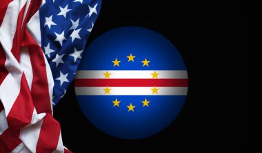 Cape Verde klasik rozet yanında hafif eğimli ABD bayrak kumaşı