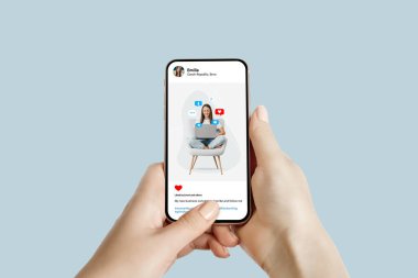 Beyaz kadın cep telefonunda dizüstü bilgisayarlı güzel mankenlerin fotoğraflarına bakıyor. Sosyal ağ kavramı