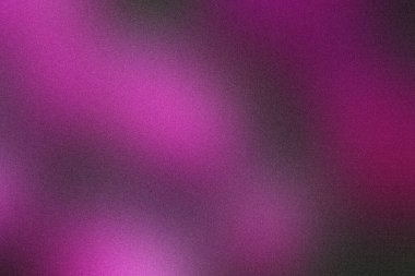 Artistik arka planda yüksek tahıl dokusu ve pembe ve mor tonların karışımı yer alır.